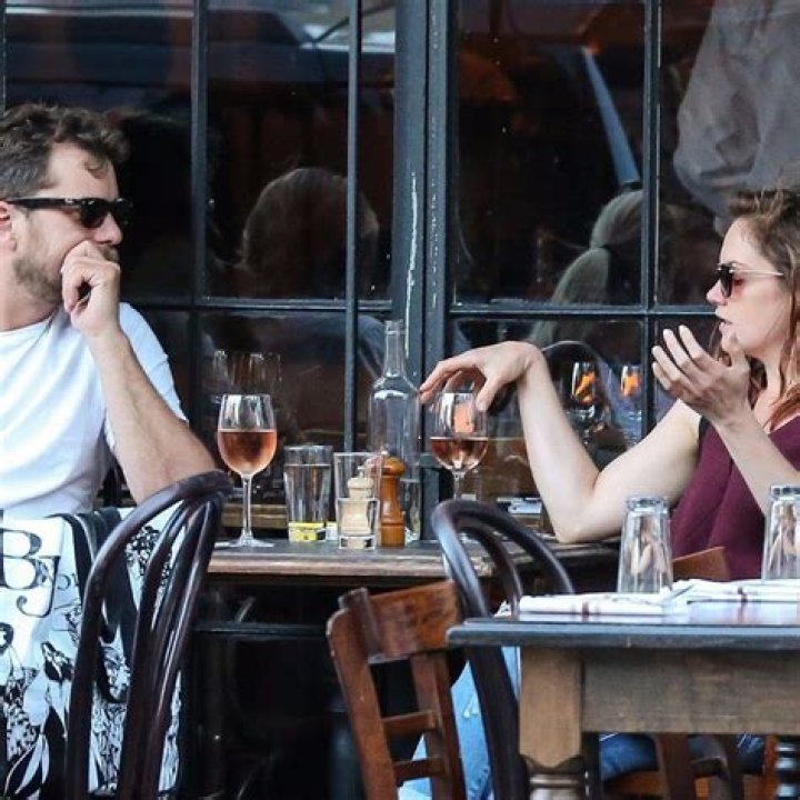 Did Joshua Jackson & Ruth Wilson have a wine-soaked hookup this week?