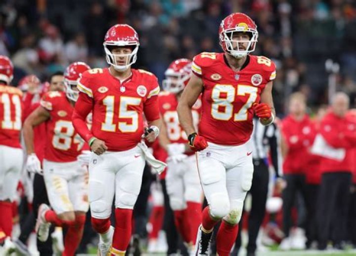 Did Kansas City Chiefs Refuse To Kneel During Anthem, Following Travis Kelce’s Lead?