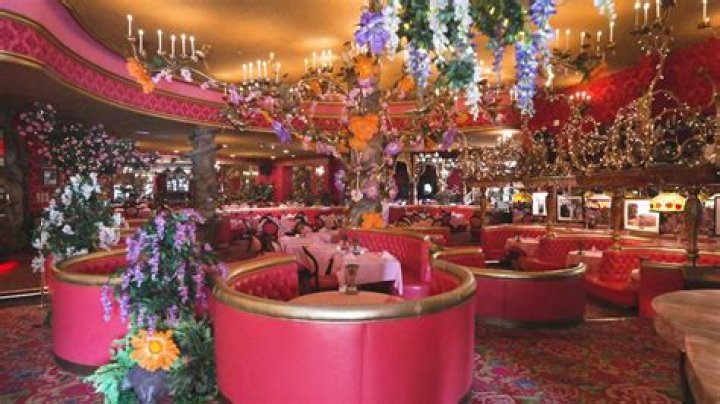 Does the Madonna Inn allow pets?