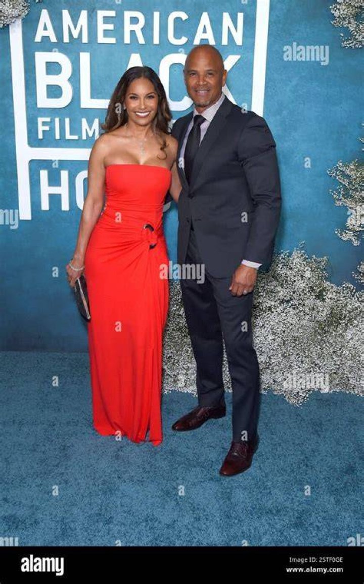 Dondre Whitfield photo 3