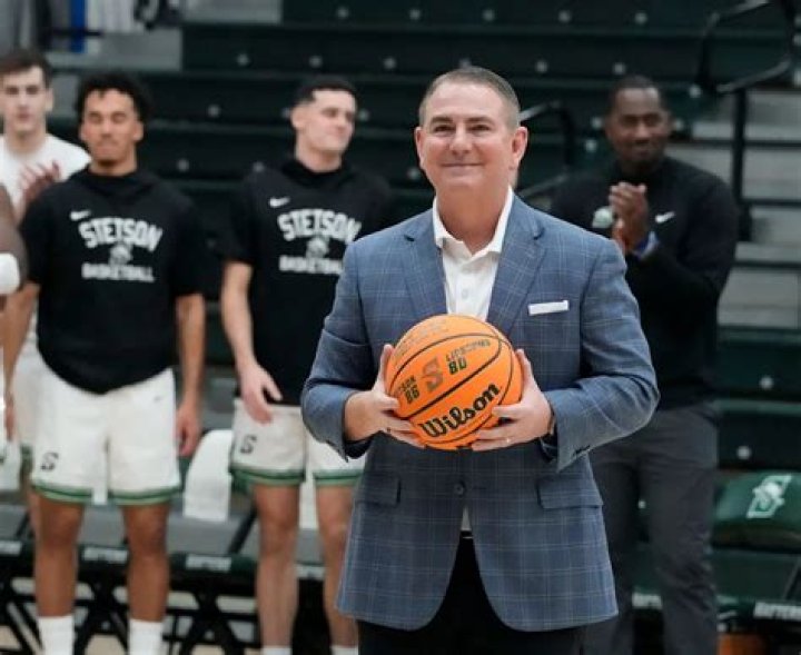 Donnie Jones (Basketball Coach) - Age, Family, Bio