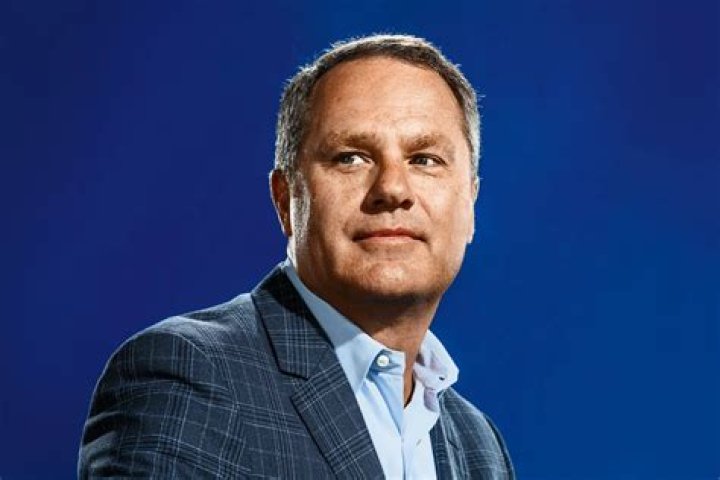 Doug McMillon Height, Weight, Net Worth, Age, Birthday, Wikipedia, Who, Instagram, Biography