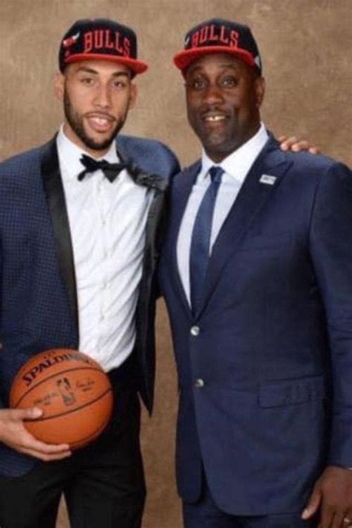 Is Drew Valentine Related To Denzel Valentine? Brothers, Meet Parents Carlton and Cathy 1 Drew Valentine And Denzel Valentine