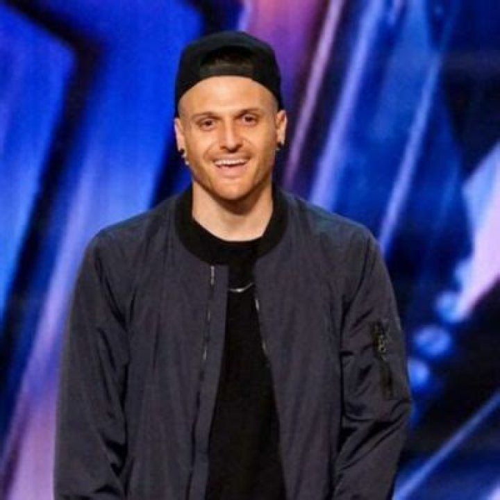 Dustin Tavella Height, Weight, Net Worth, Age, Birthday, Wikipedia, Who, Nationality, Biography