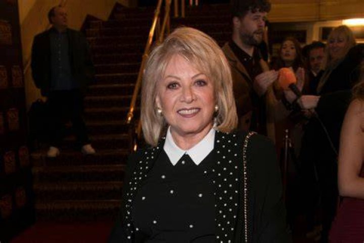 Elaine Paige photo