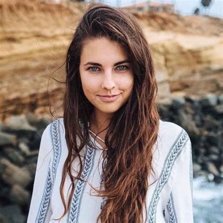 Elena Taber - Age, Family, Bio