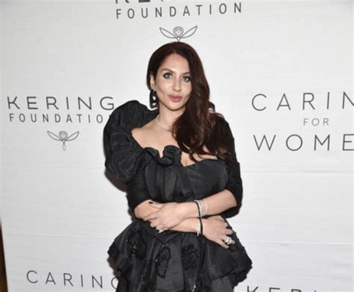 Ellie Greenberg nationality and ethnicity