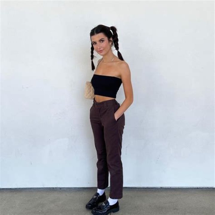 Ellie Zeiler Bio (Wiki) 