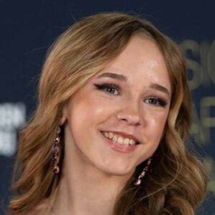 Emma Kok - Age, Family, Bio