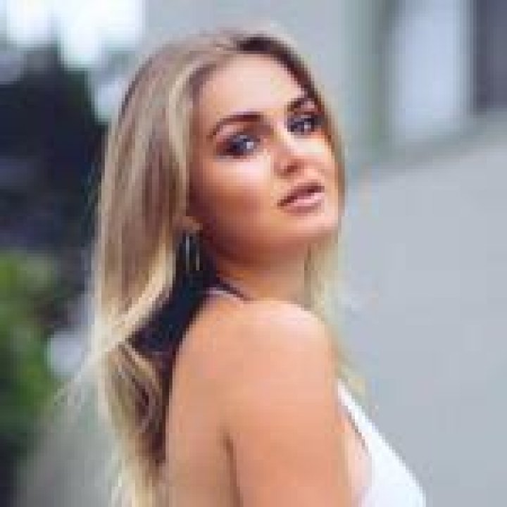 Emma Krokdal Bio (Wiki) 