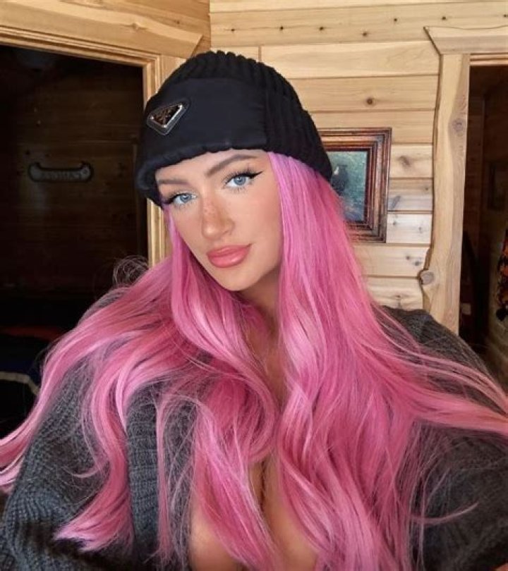 Emmy Bre - Age, Family, Bio