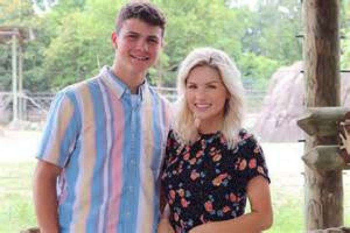 Katie Bates and Travis Clark are officially engaged! How did they meet? Engagement of Katie Bates and Travis Clark