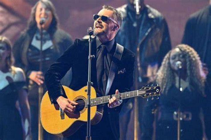 Eric Church soulfully started CMA Awards along with his new song ‘Chattanooga Lucy’!! Is he making a comeback? Also know more about his relationship and career!!