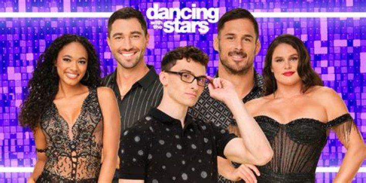 
Eric Murray From Dancing With The Stars Has A Son With Partner Jackie Robertson, More on The Olympic Medalist Turned Reality Star 
