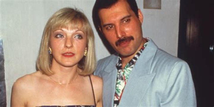 Freddie Mercury - Trivia, Family, Bio