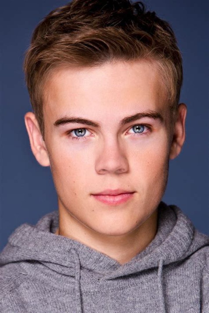 Gage Munroe Bio (Wiki) 