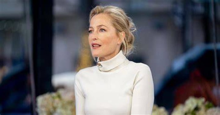 Gillian Anderson regrets returning to work on the X-Files 10 days after giving birth