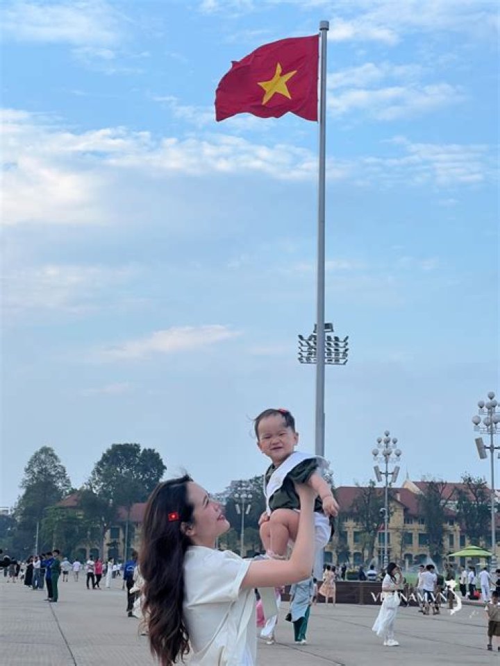 Hà Phương - Age, Family, Bio