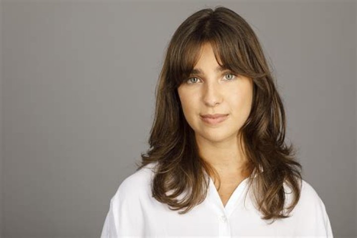  Halle Burns