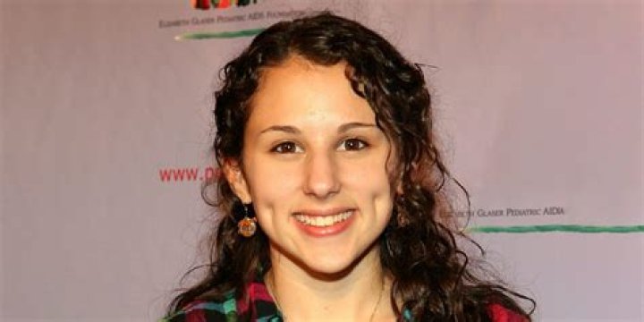 Hallie Eisenberg Bio (Wiki) 