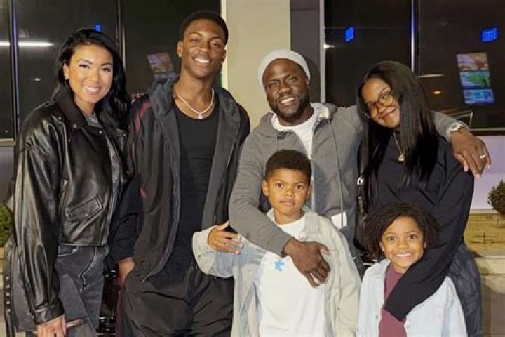 Hendrix Hart - Age, Family, Bio