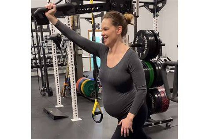 
Hilary Swank Weight Gain Reason – Pregnancy And Baby Bump Photos Revealed 
