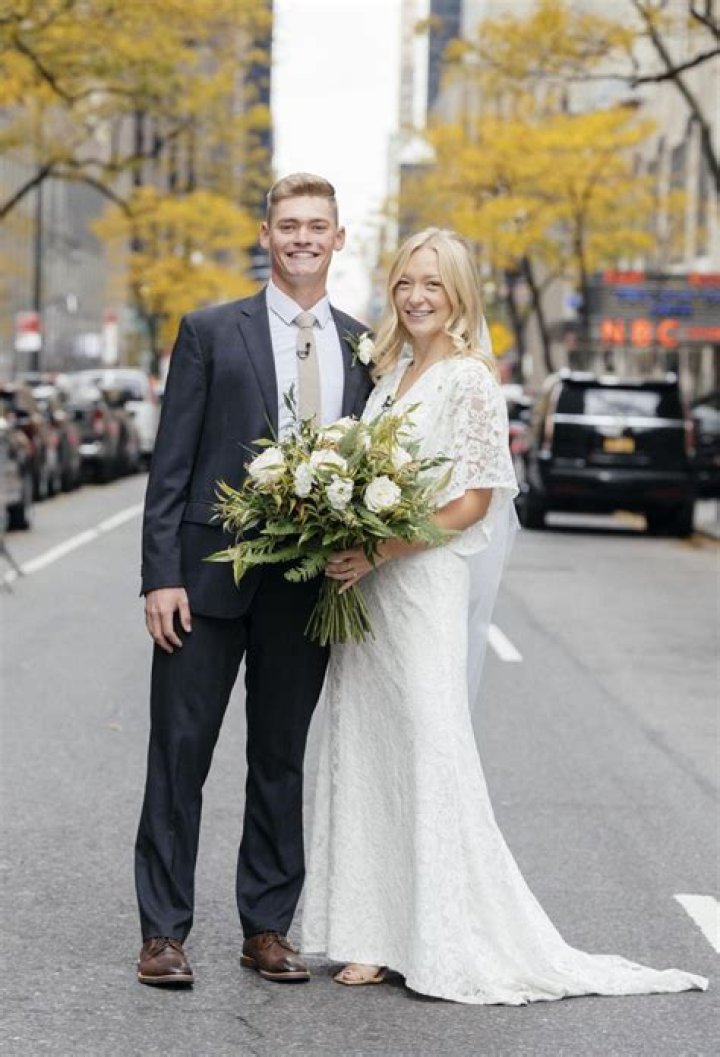 Hoda Kobt officiated wedding on a Zoom call