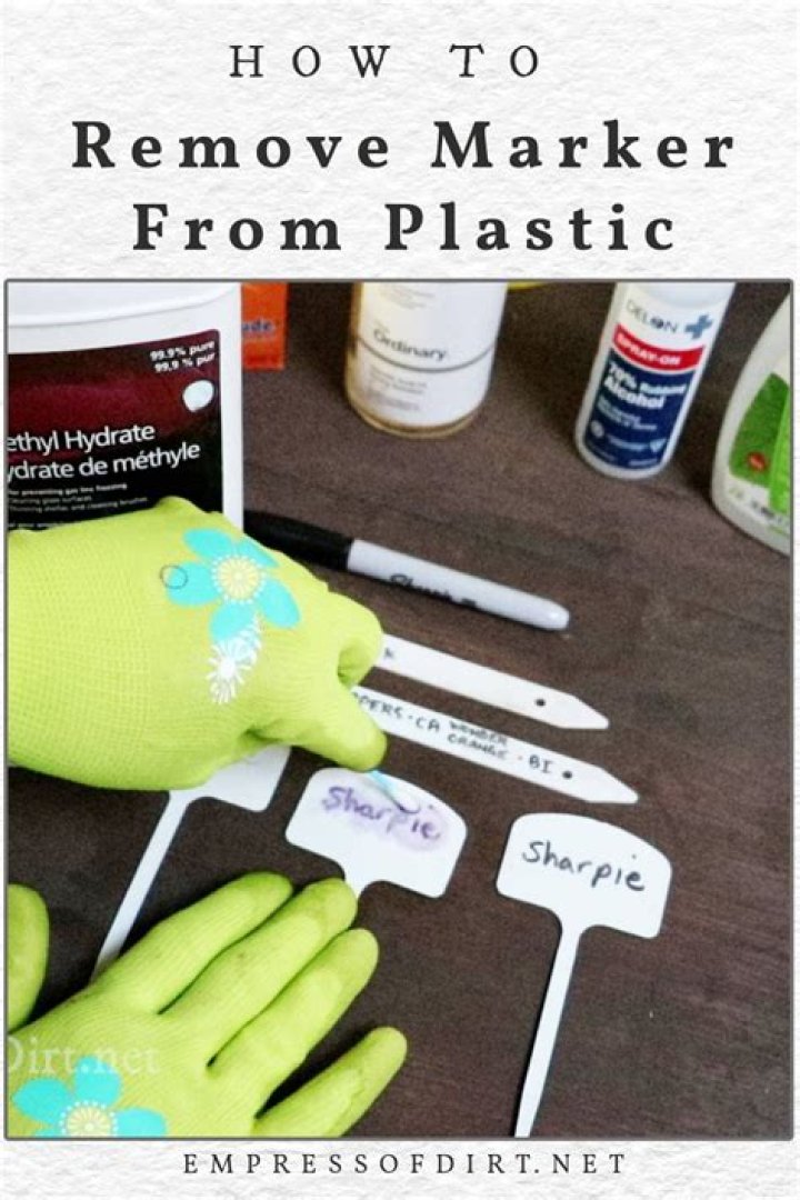 How do you remove permanent vinyl from plastic?