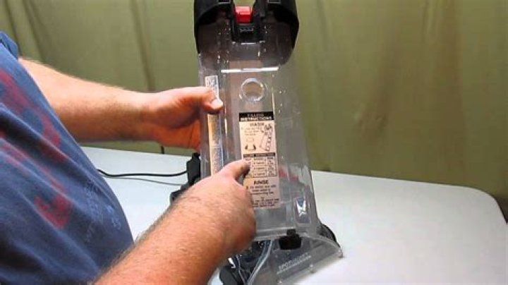 How do you use a Dirt Devil Featherlite Carpet Cleaner?