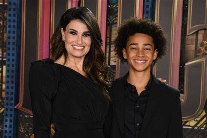 Idina Menzel Parents: Helene Mentzel, Stuart Mentzel
