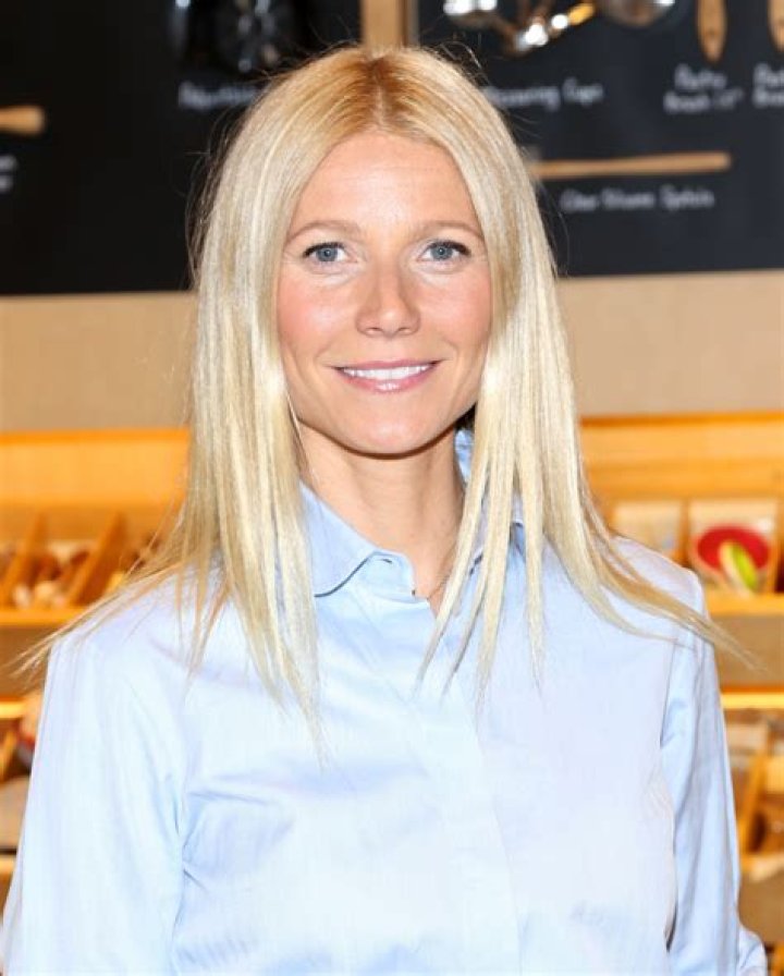 In Touch: Gwyneth Paltrow & Jeff Soffer ‘would hold hands’ in private, around friends