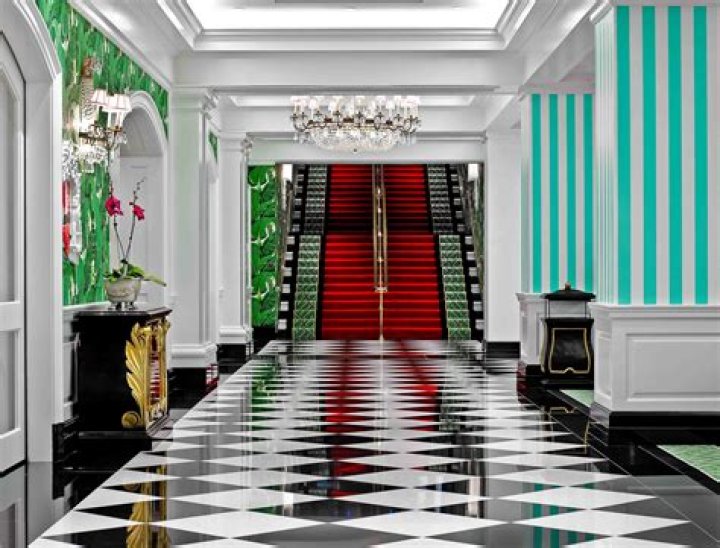 
Interior Designer, Carleton Varney, dies at 85 