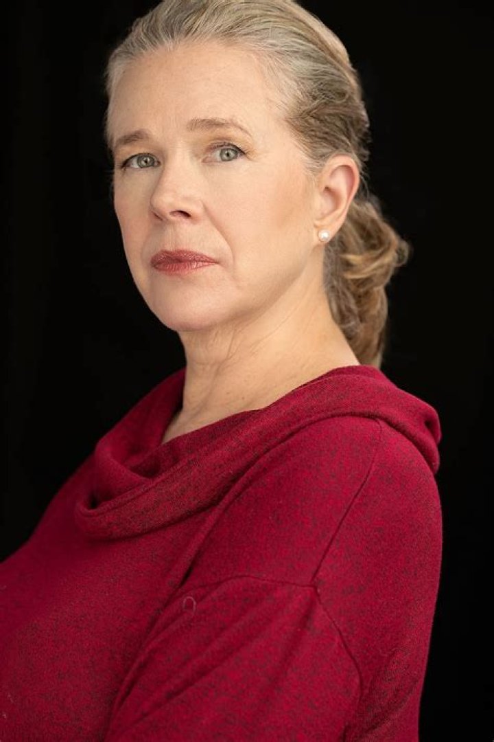 Iris Quinn - Trivia, Family, Bio