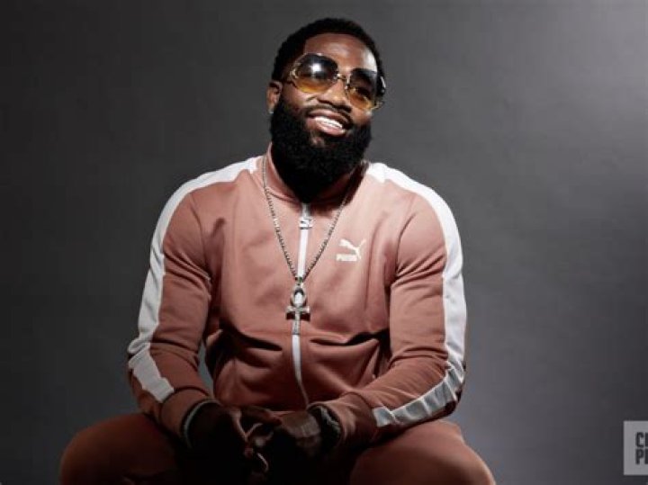 
Is Adrien Broner is Married to Wife? Or Dating a Girlfriend? 