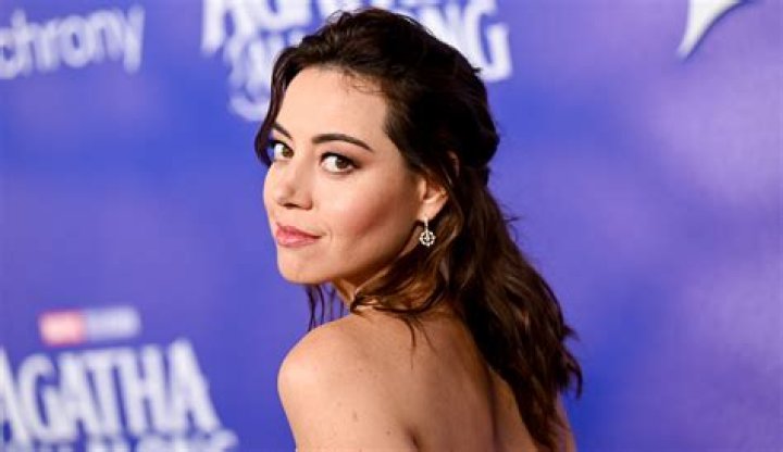 Is Aubrey Plaza a lesbian?