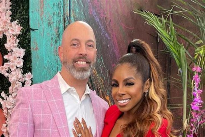 Is Candiace Dillard single? Know about her wedding with Chris Bassett and everything about her early life