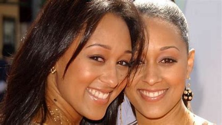 Is Essence Atkins related to Tia and Tamera Mowry?