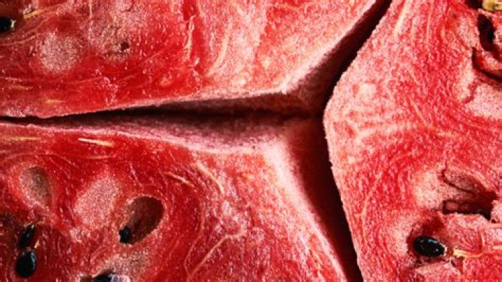 Is it safe to eat a cracked watermelon?