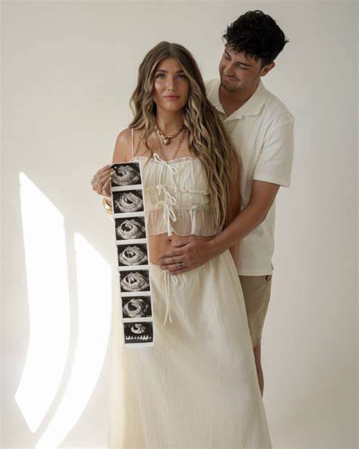 Is Justkass Pregnant In 2022? Youtuber Surprises Fans With Pregnancy News With Husband Josh Parker
