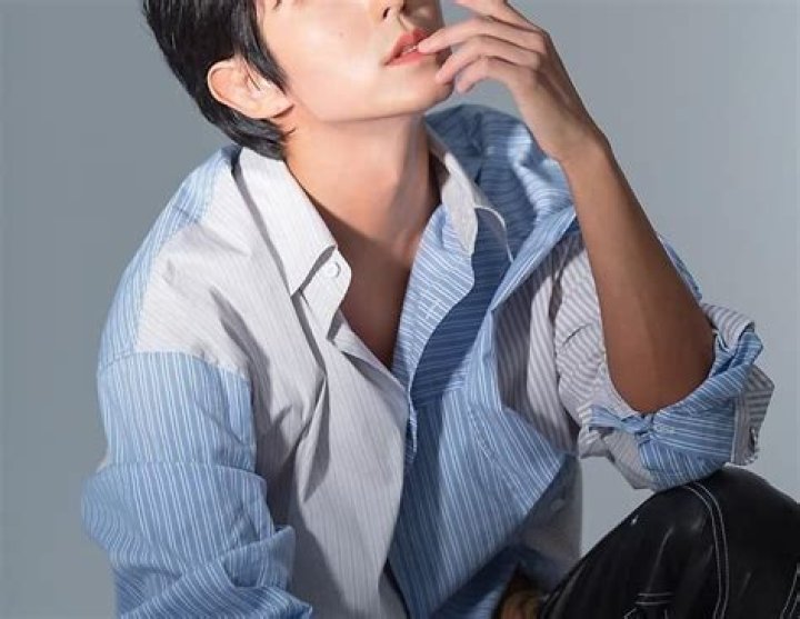 Is Lee Joon-gi Married to Wife? Or Dating Girlfriend?