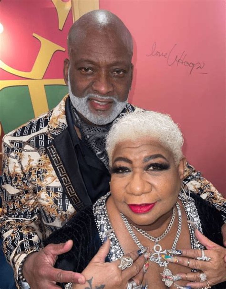 Is Luenell Campbell Husband Still Alive? Health And Illness Update 2022 – Children Net Worth