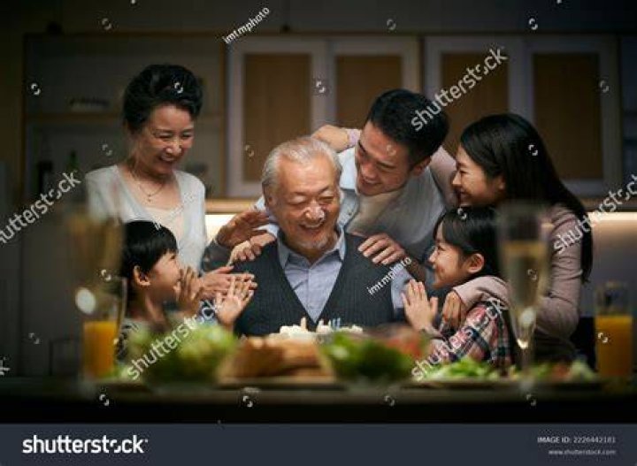 
Is Nicole Shanahan From Singapore? Asian Parents and Chinese Family Background 