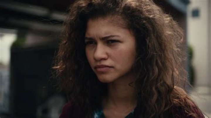 Is Rue Bennett a lesbian?