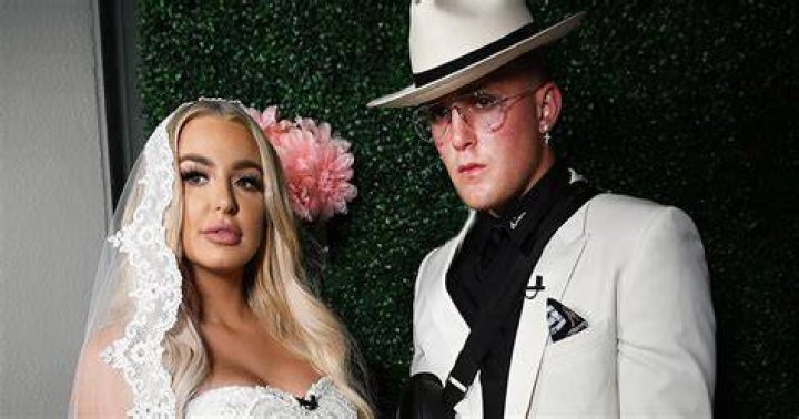 Is Tana Mongeau dating Noah Cyrus despite being still married to Jake Paul? Is Tana Mongeau dating Noah Cyrus despite being still married to Jake Paul?