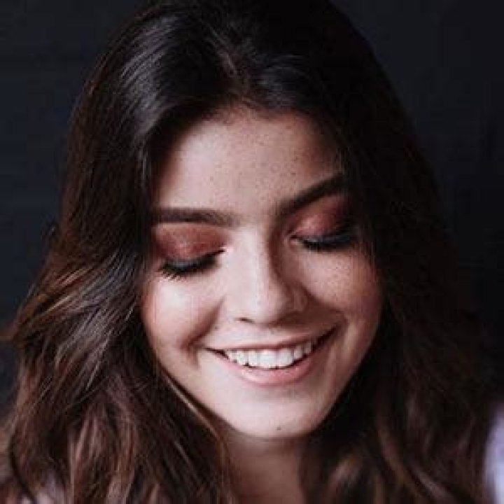Isabela Castro Arango - Age, Family, Bio