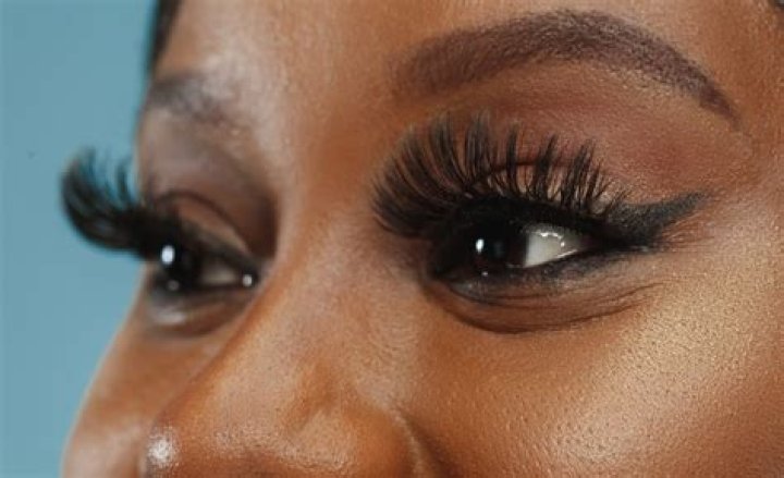 
Jaclyn Hill back lashes on the quality allegation! 