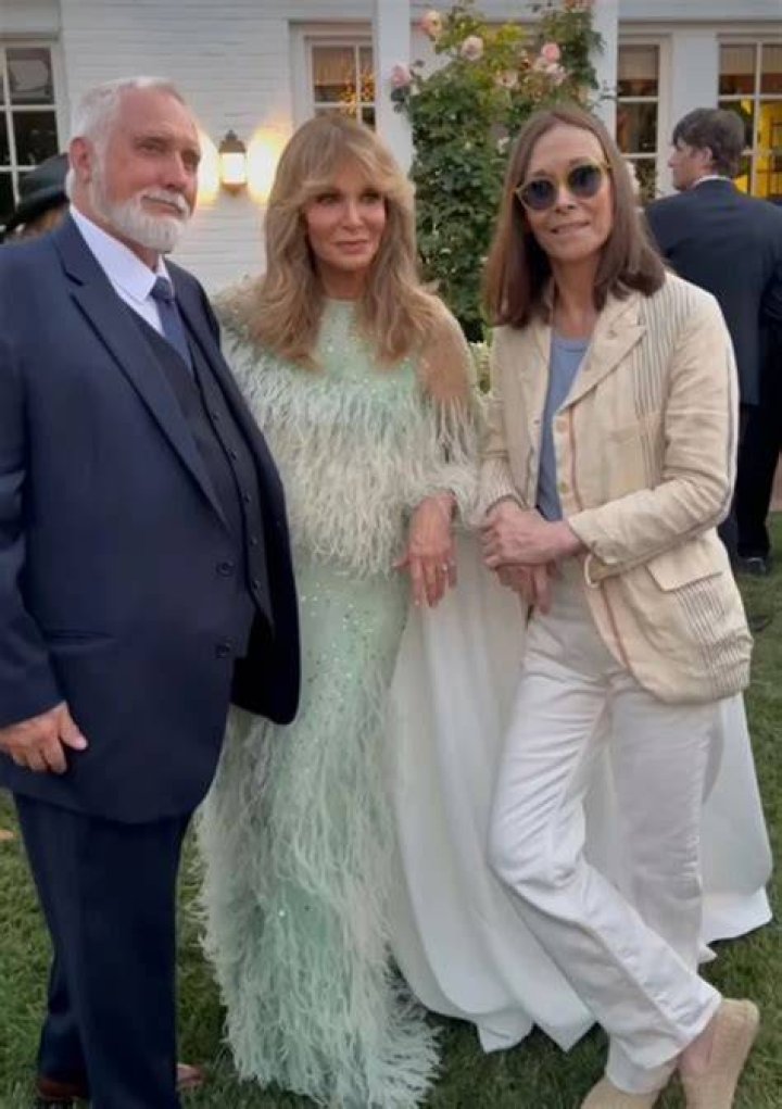 
Jaclyn Smith’s Spouses: Meet the 4 Husbands She’s Been Married To 