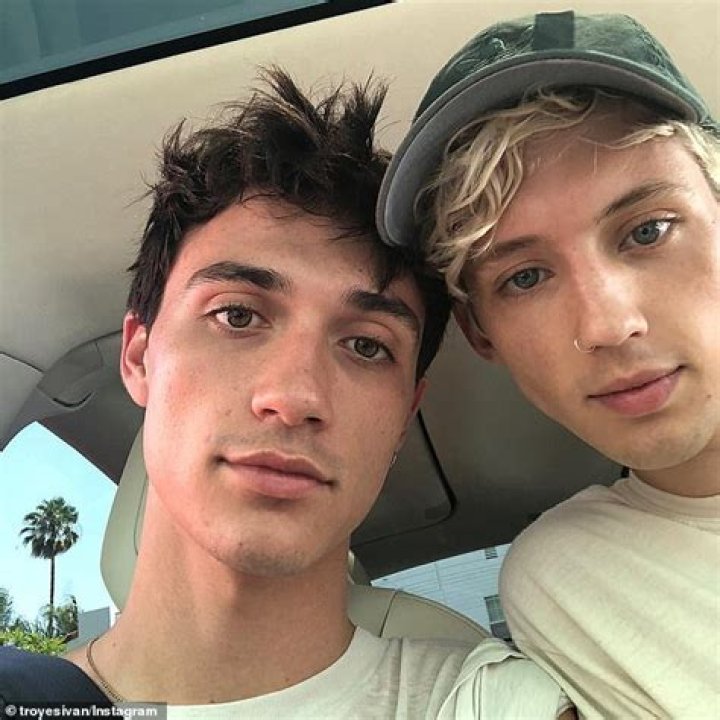 Jacob Bixenman and Troye Sivan is happily in relationship with each other! Click to view their most adorable moments! Jacob Bixenman and Troye Sivan is happily in relationship with each other! Click to view their most adorable moments!