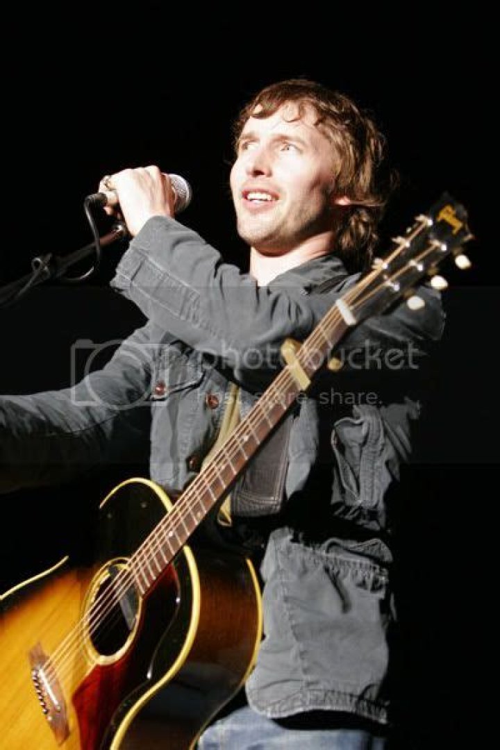 James Blunt breaks up with his gullible girlfriend over the phone