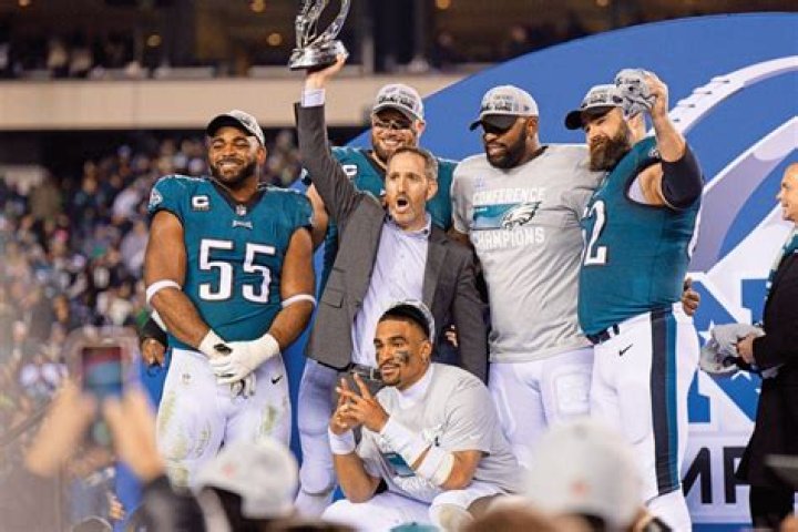 
Jason Kelce, Howie Roseman celebrate with shots after Kelce announces 13th season with Philadelphia Eagles: Watch 